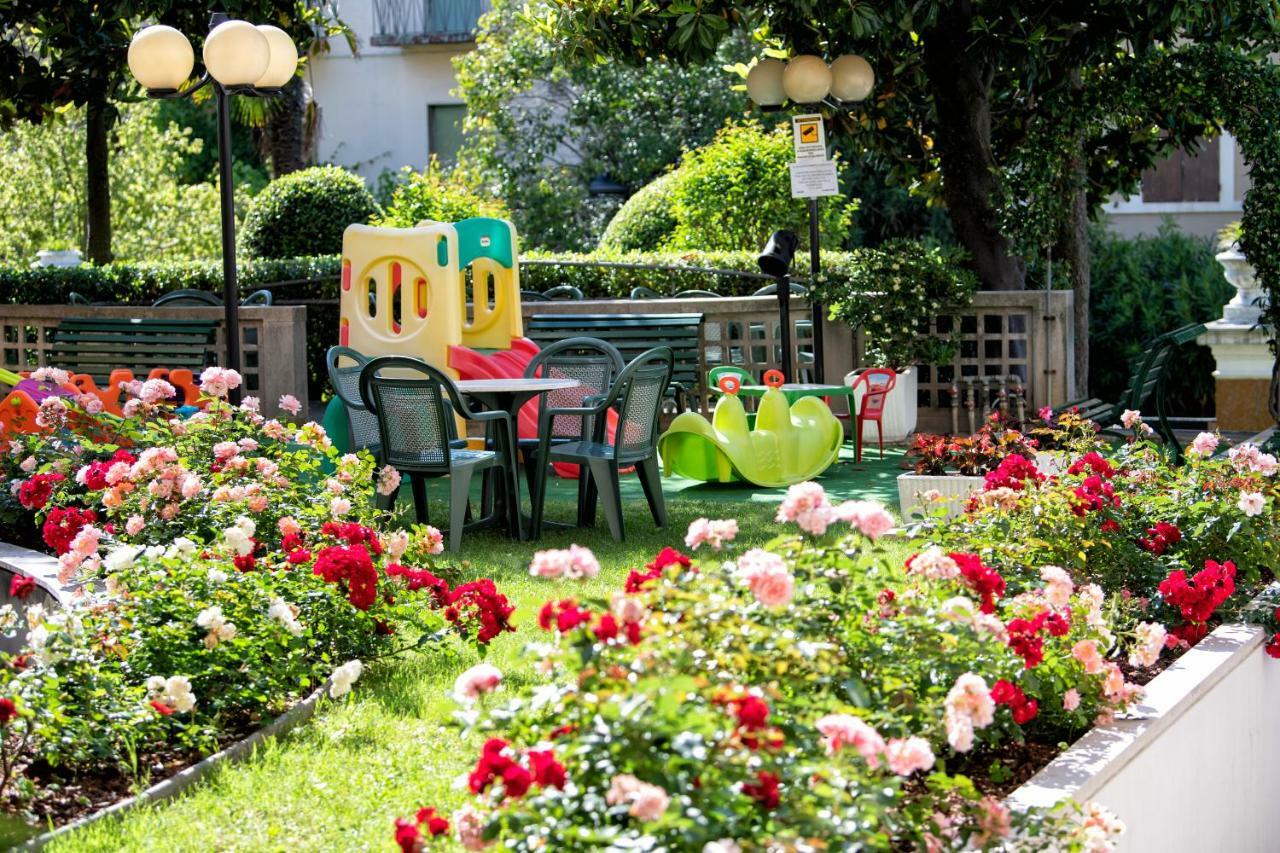 Hotel Torretta Cattolica Luaran gambar